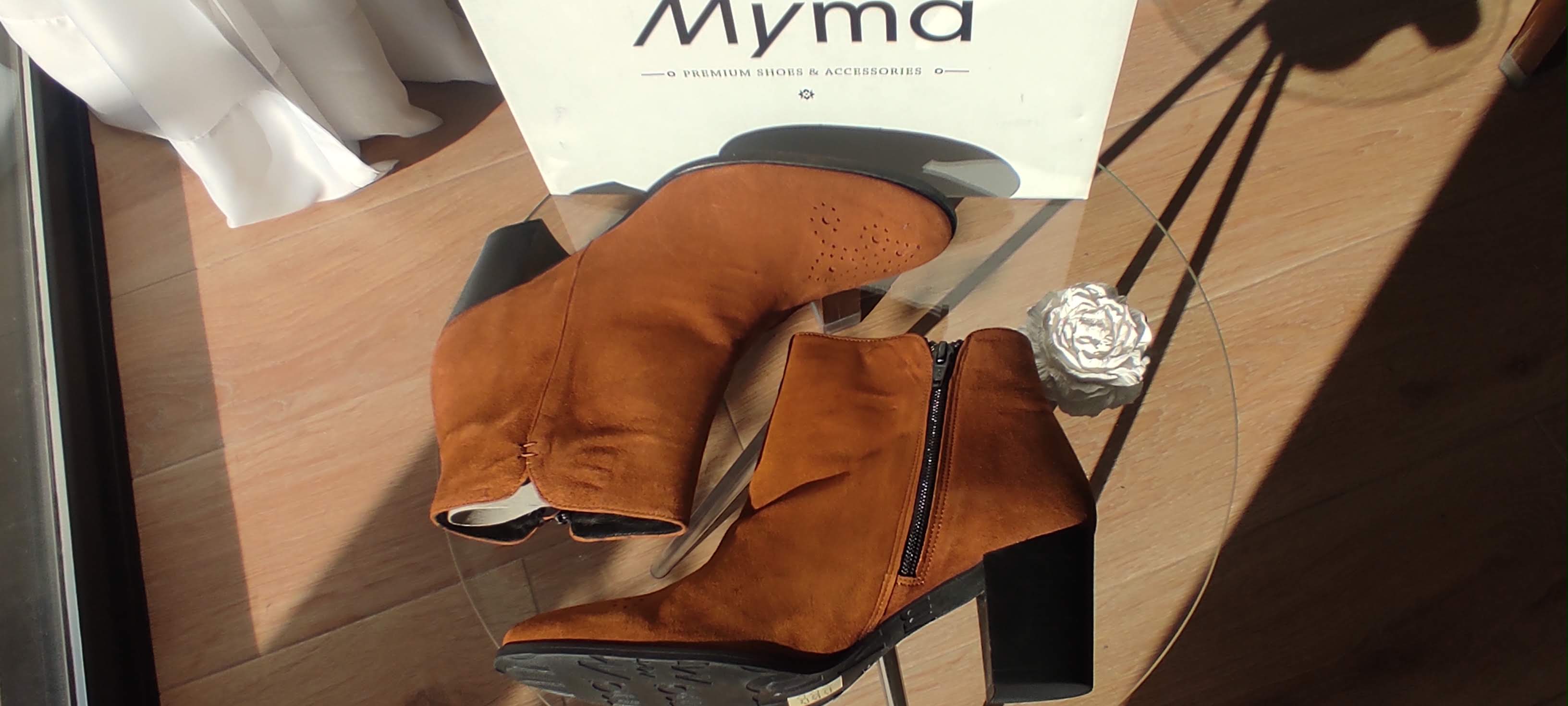 Myma camurça camel
