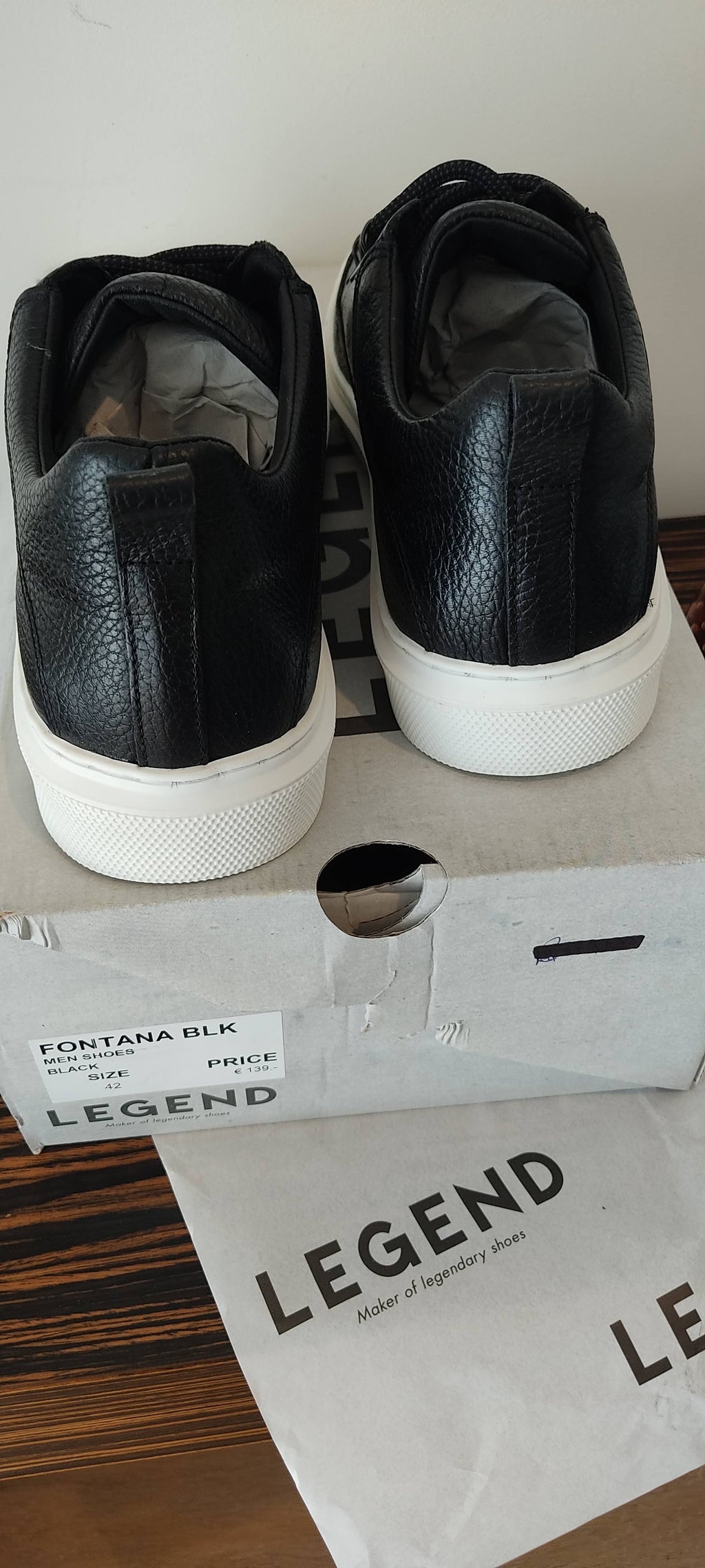 Legend Fontana Black 42