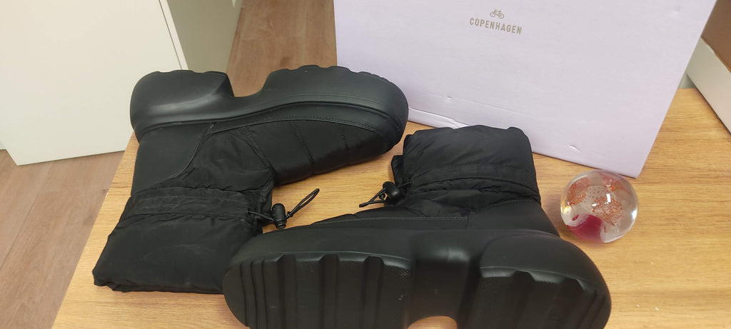 Copenhagen Black Snow