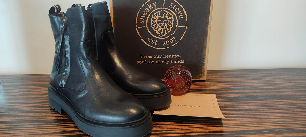 Sneaky Steve Inez Black