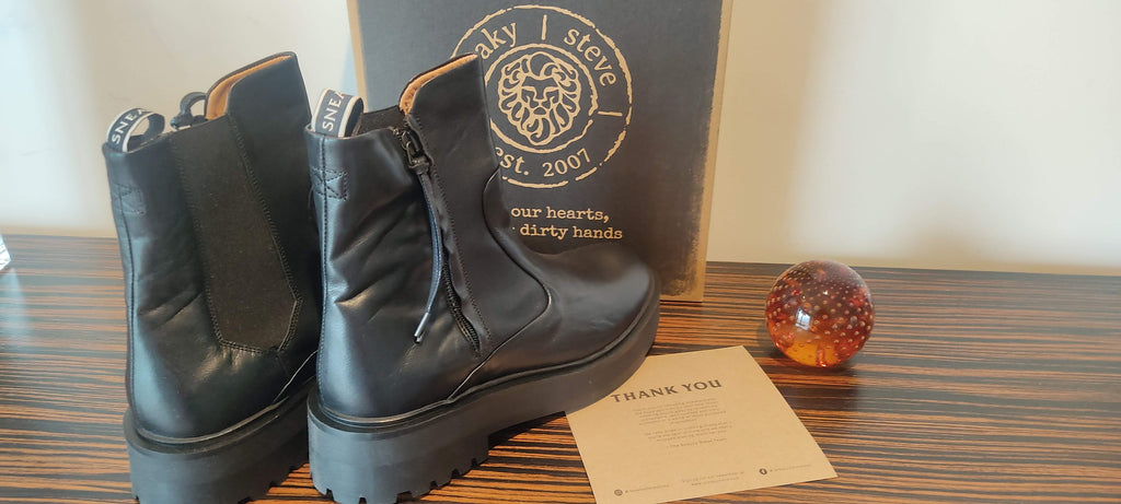 Sneaky Steve Inez Black